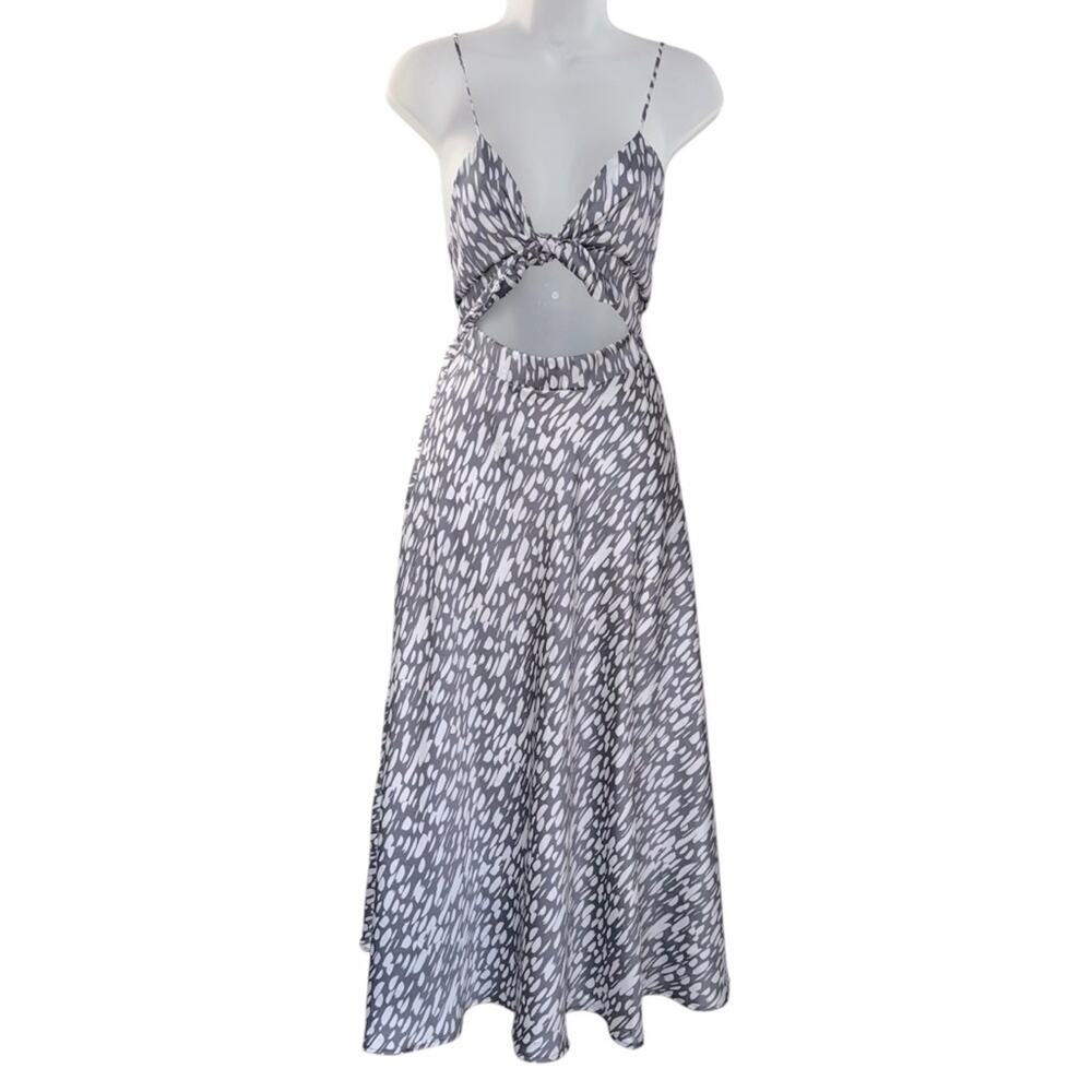 VICI Women’s Gray Print Cut Out Tie Front Satin Maxi Dress